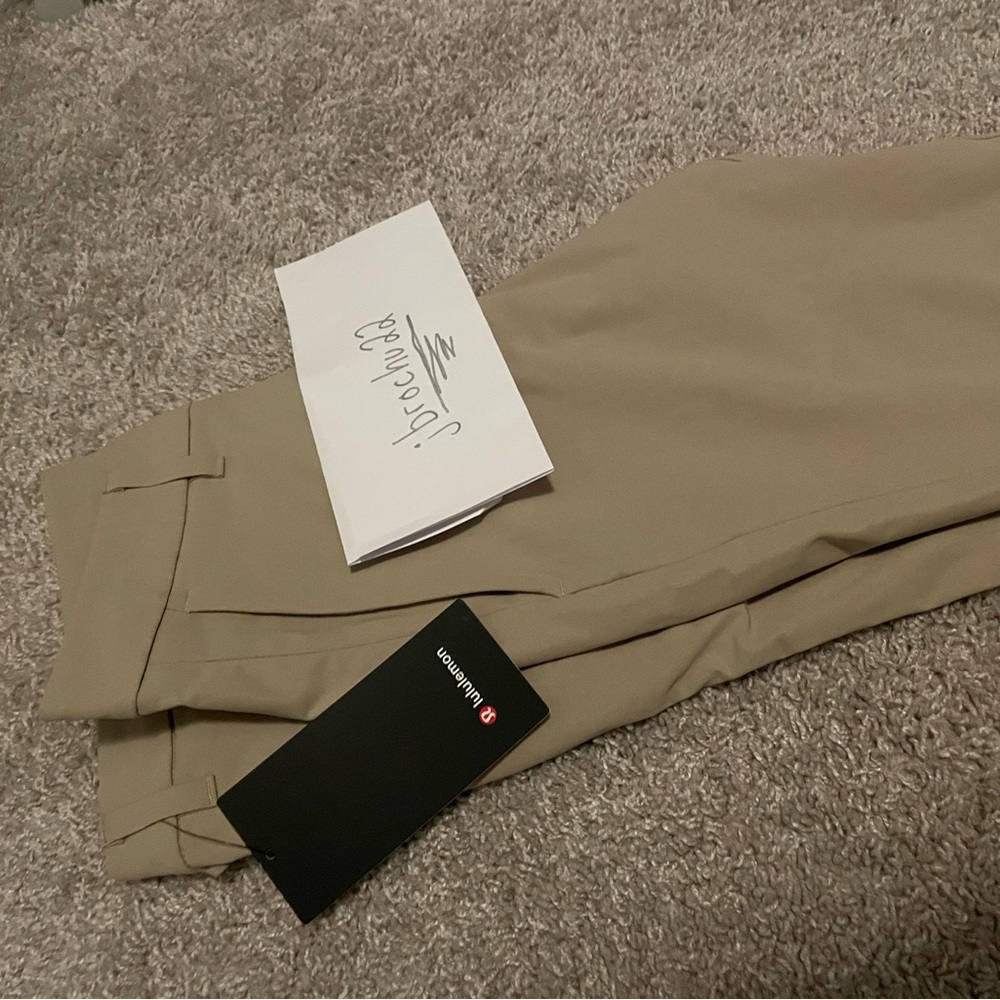 Lululemon Men’s Commission Pant Skinny 31” Trench